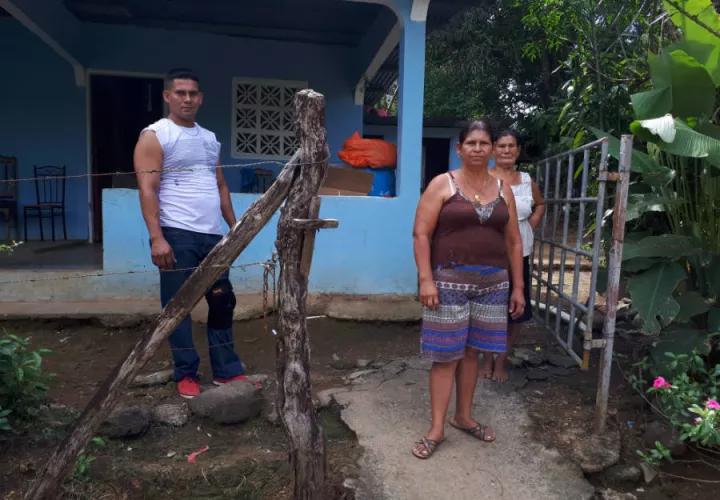 La familia aun no sale de su asombro. Foto: Melquiades Vásquez