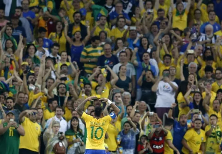 Desde que Tite asumió como seleccionador nacional, el equipo pentacampeón del mundo luce otra vez como una máquina de cosechar triunfos. Foto AP 