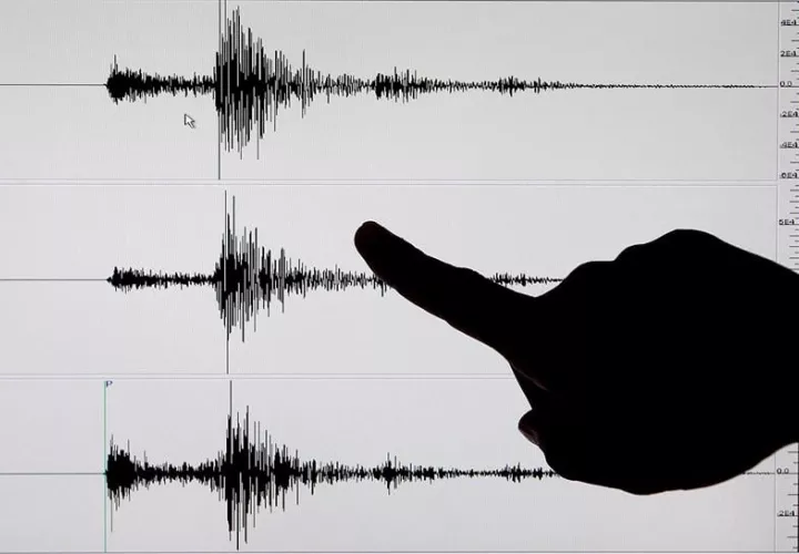 Imagen de un sismógrafo tras un terremoto de 6,7 grados de magnitud en la escala Richter. EFE/Archivo