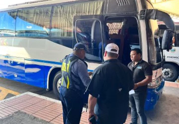 Los buses deben estar en buen estado mecánico.